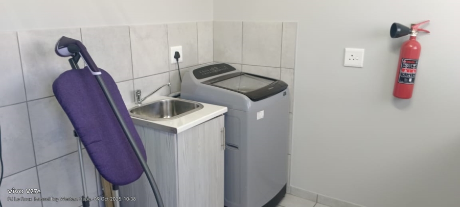 To Let 3 Bedroom Property for Rent in Seemeeu Park Western Cape